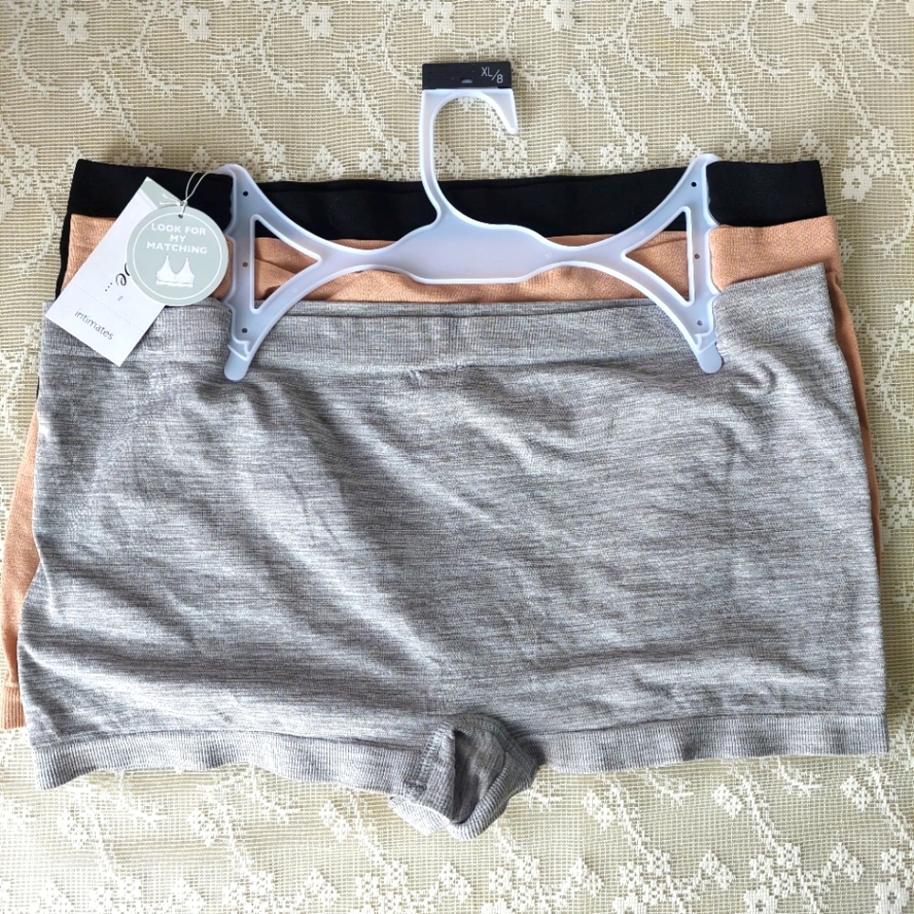 NWT Women's Comfort Fit Seamfree Boyshort Shorties Underwear (3-Pack) - Picture 7 of 11